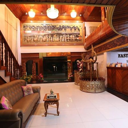 Myit Sone Hotel Mandalay Buitenkant foto