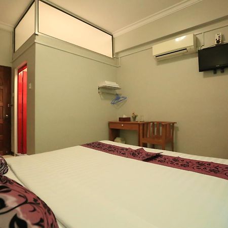 Myit Sone Hotel Mandalay Buitenkant foto