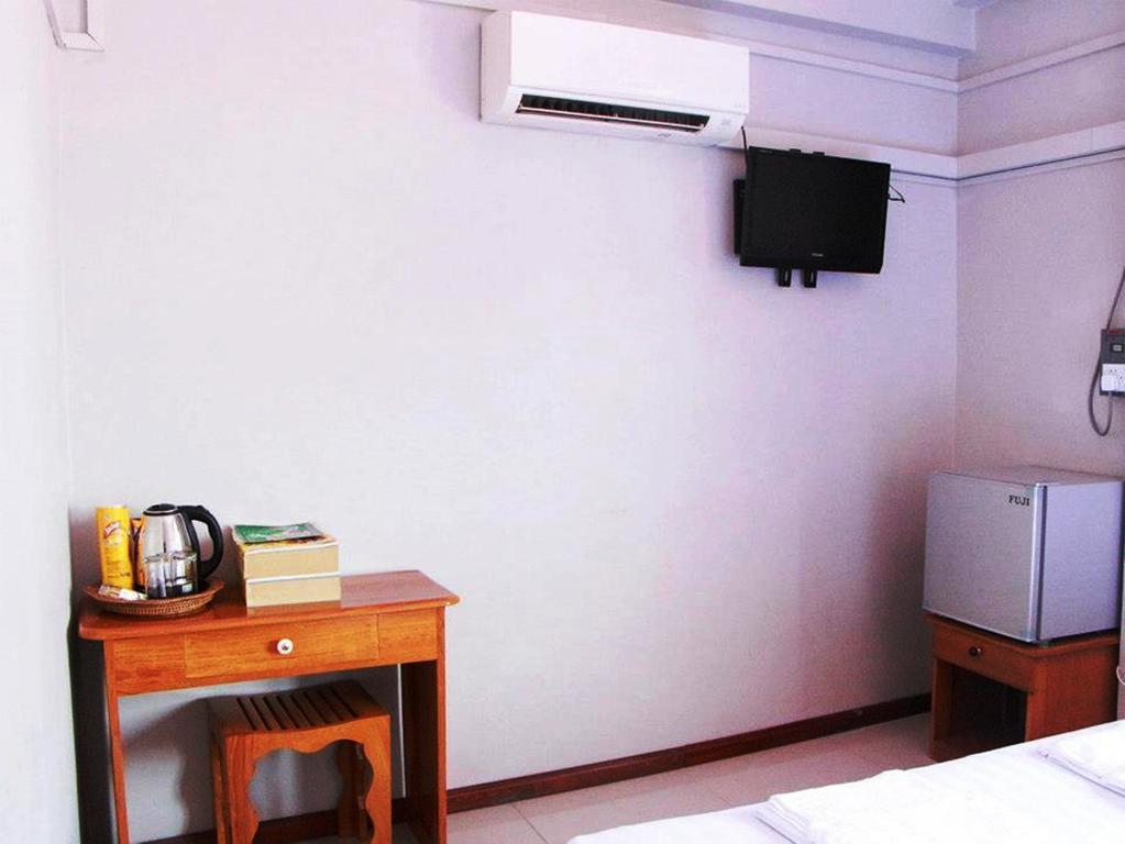 Myit Sone Hotel Mandalay Buitenkant foto