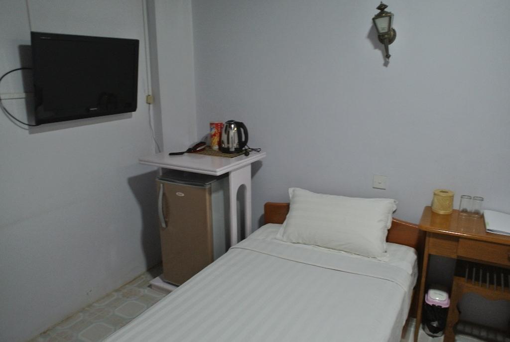 Myit Sone Hotel Mandalay Buitenkant foto