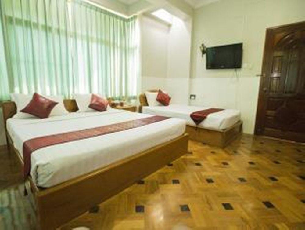 Myit Sone Hotel Mandalay Buitenkant foto