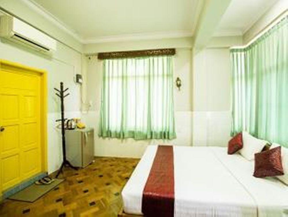 Myit Sone Hotel Mandalay Buitenkant foto