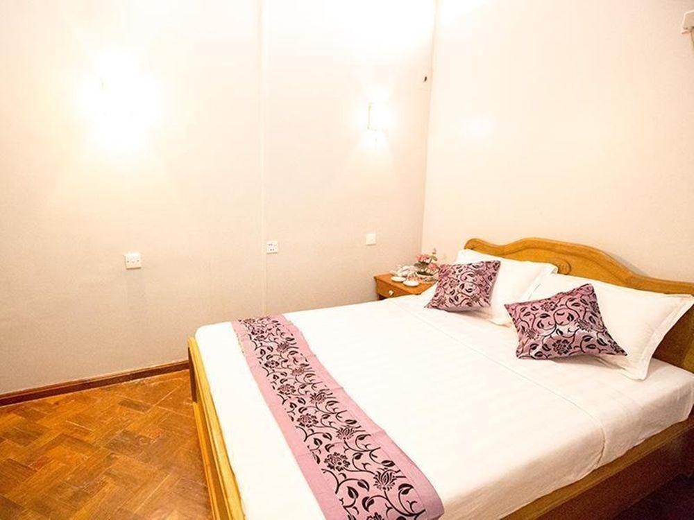 Myit Sone Hotel Mandalay Buitenkant foto