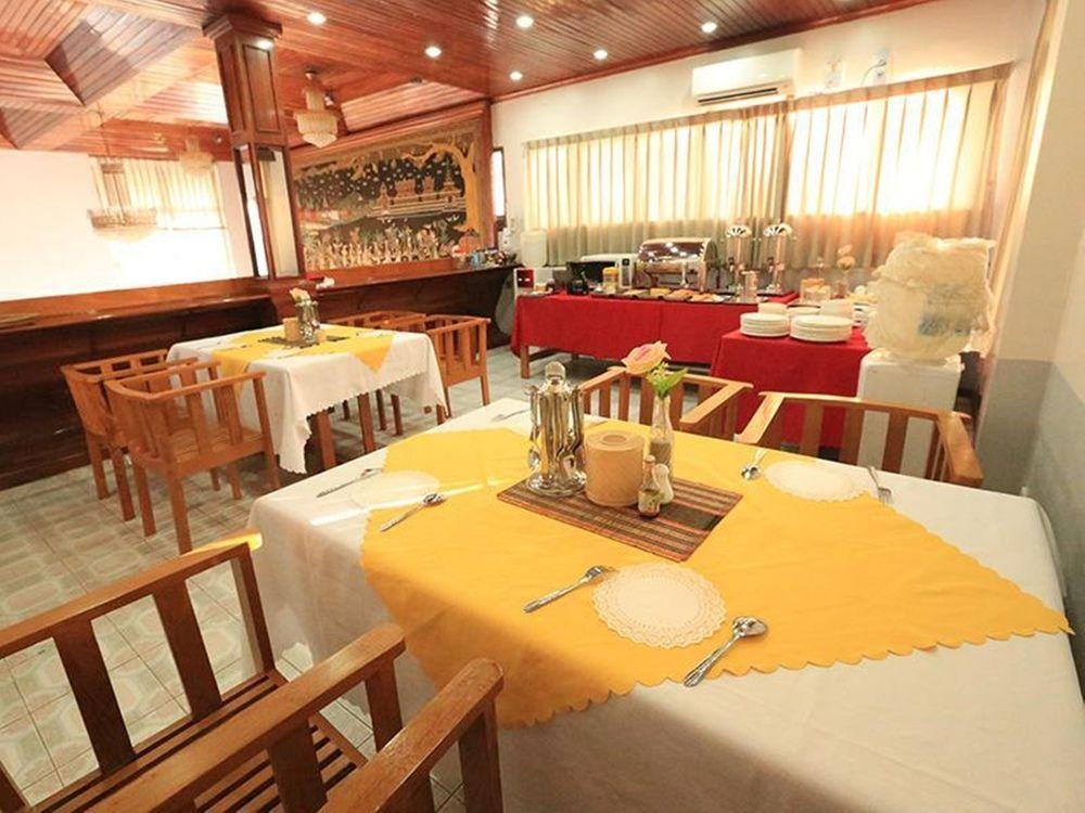 Myit Sone Hotel Mandalay Buitenkant foto