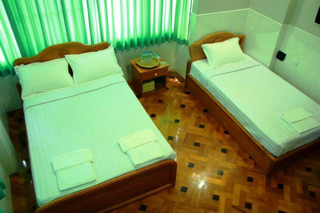 Myit Sone Hotel Mandalay Buitenkant foto