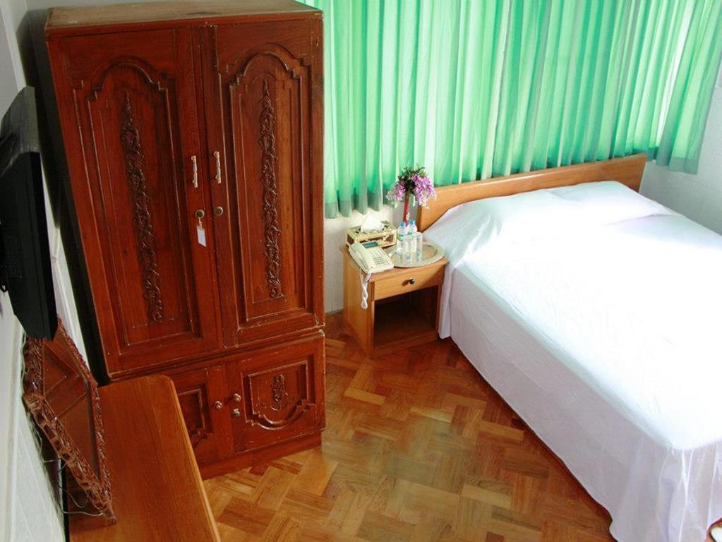 Myit Sone Hotel Mandalay Buitenkant foto