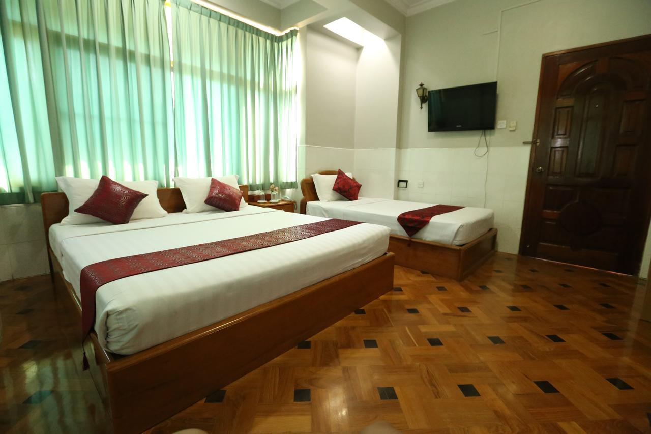 Myit Sone Hotel Mandalay Buitenkant foto