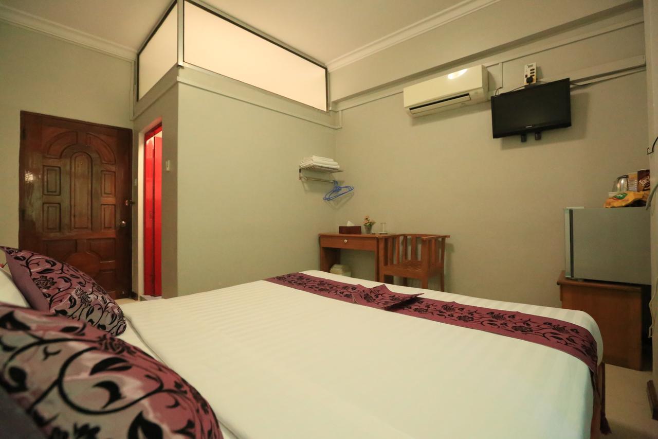 Myit Sone Hotel Mandalay Buitenkant foto