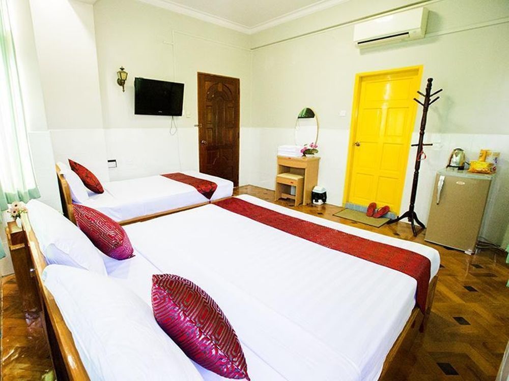 Myit Sone Hotel Mandalay Buitenkant foto