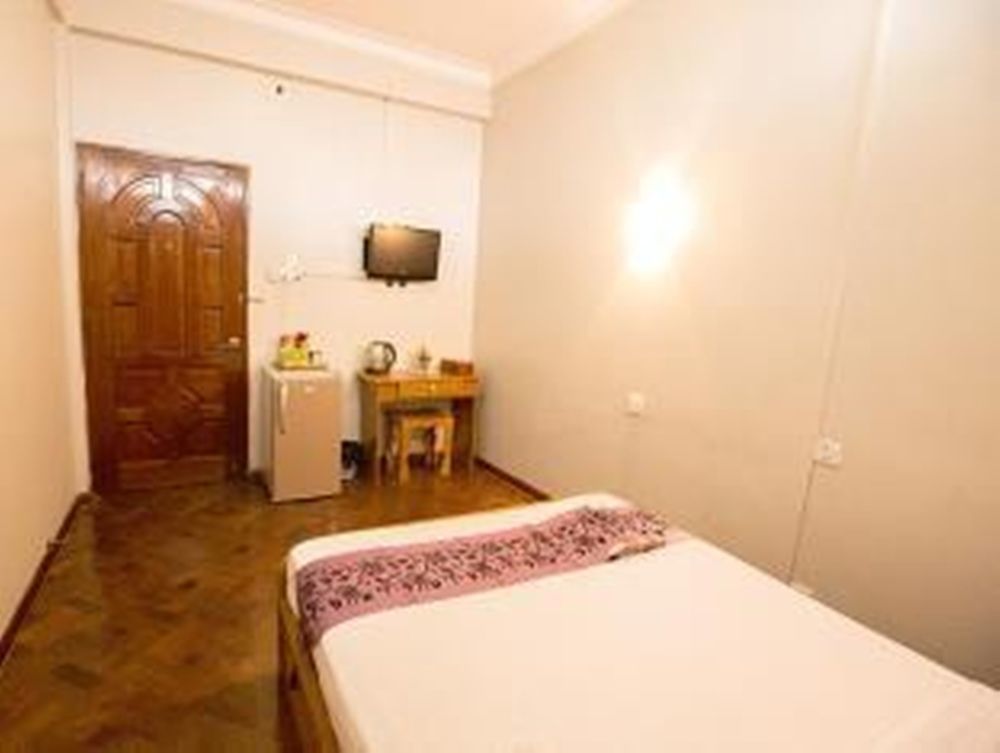 Myit Sone Hotel Mandalay Buitenkant foto